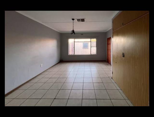 8 BEDROOM HOUSE FOR SALE IN DIBENG